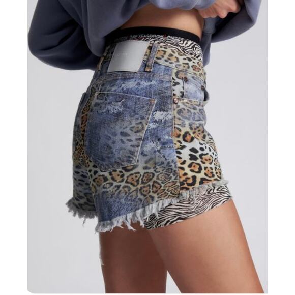 One Teaspoon-NWT-Bandits Mid Waist Relaxed Denim Shorts -Leoparty Sz:23 Ret$140 - Picture 3 of 7